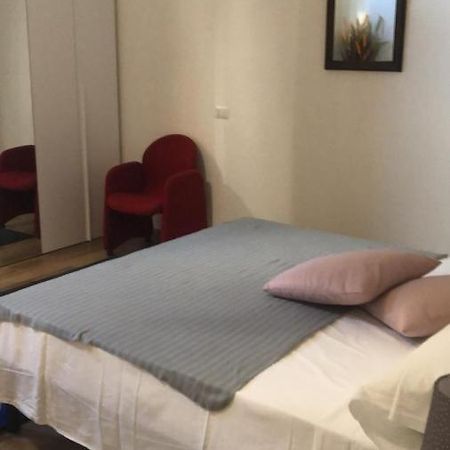 Apartmán Monolocale Arredato Con Una Camera Parma Exteriér fotografie