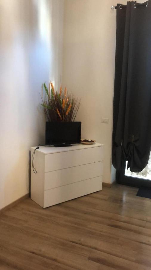 Apartmán Monolocale Arredato Con Una Camera Parma Exteriér fotografie