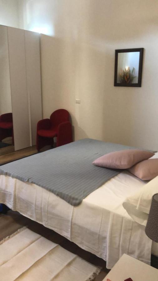 Apartmán Monolocale Arredato Con Una Camera Parma Exteriér fotografie