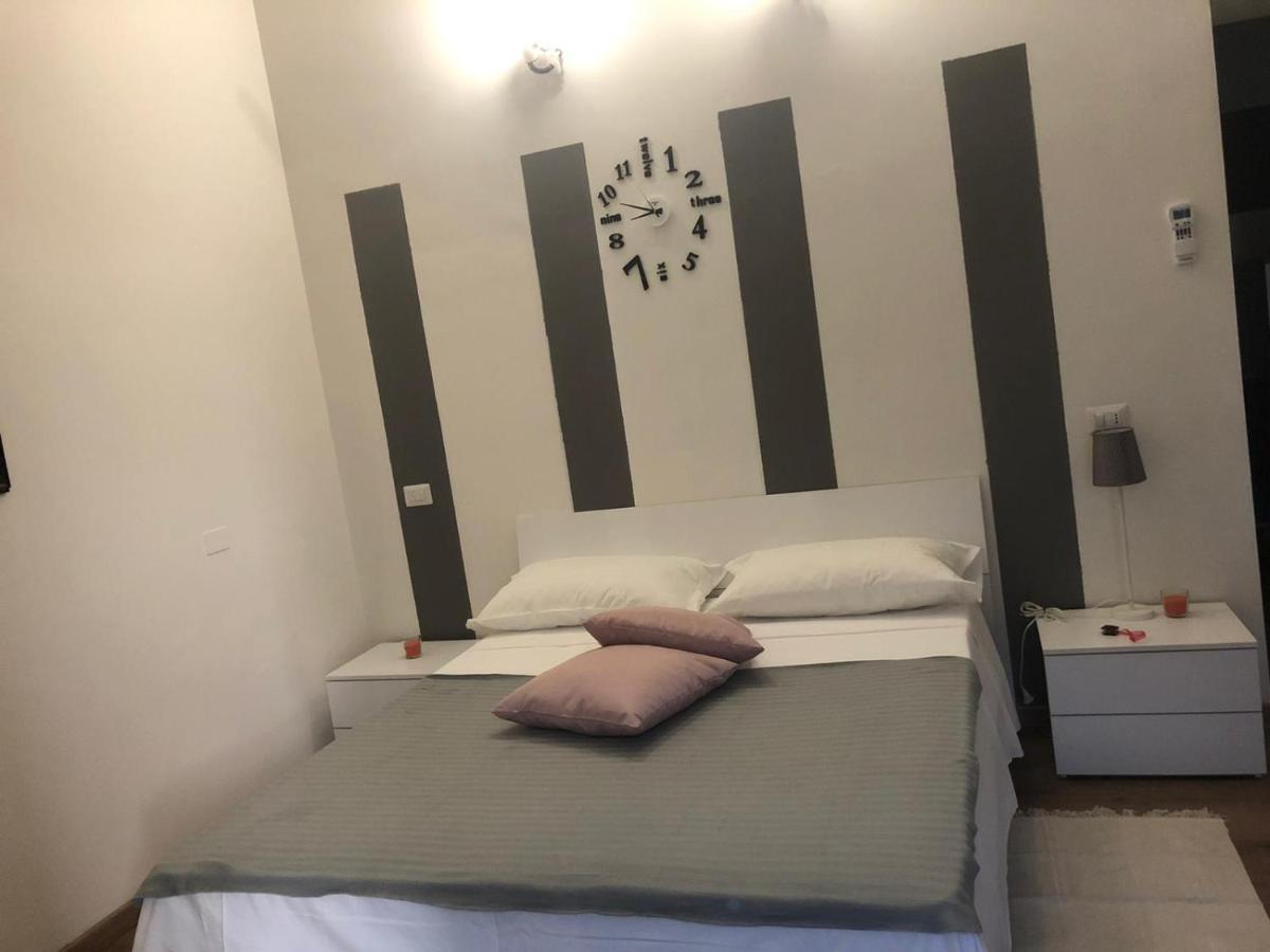 Apartmán Monolocale Arredato Con Una Camera Parma Exteriér fotografie