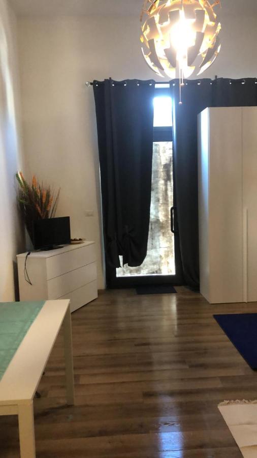 Apartmán Monolocale Arredato Con Una Camera Parma Exteriér fotografie
