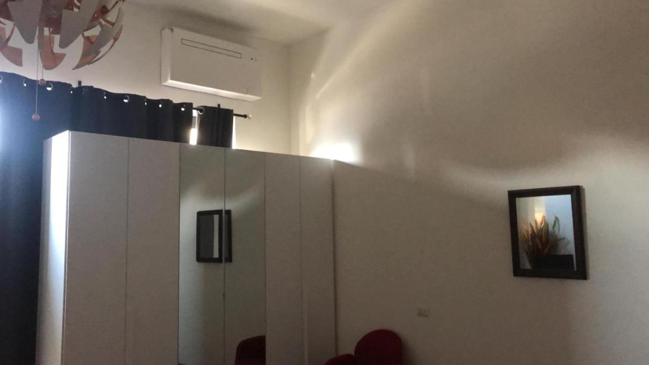 Apartmán Monolocale Arredato Con Una Camera Parma Exteriér fotografie