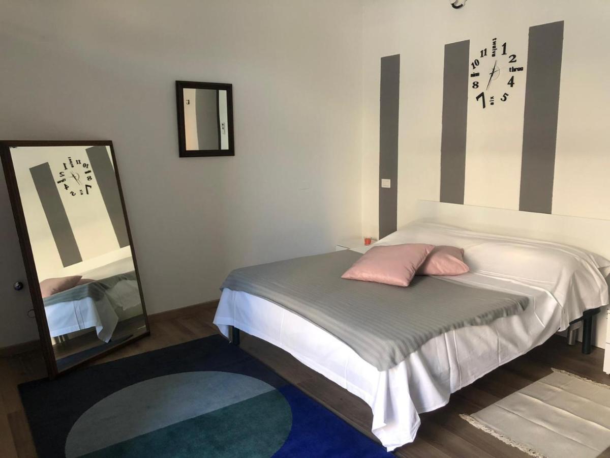 Apartmán Monolocale Arredato Con Una Camera Parma Exteriér fotografie