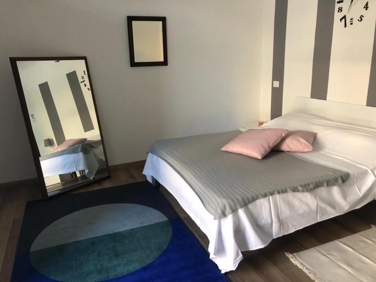 Apartmán Monolocale Arredato Con Una Camera Parma Exteriér fotografie